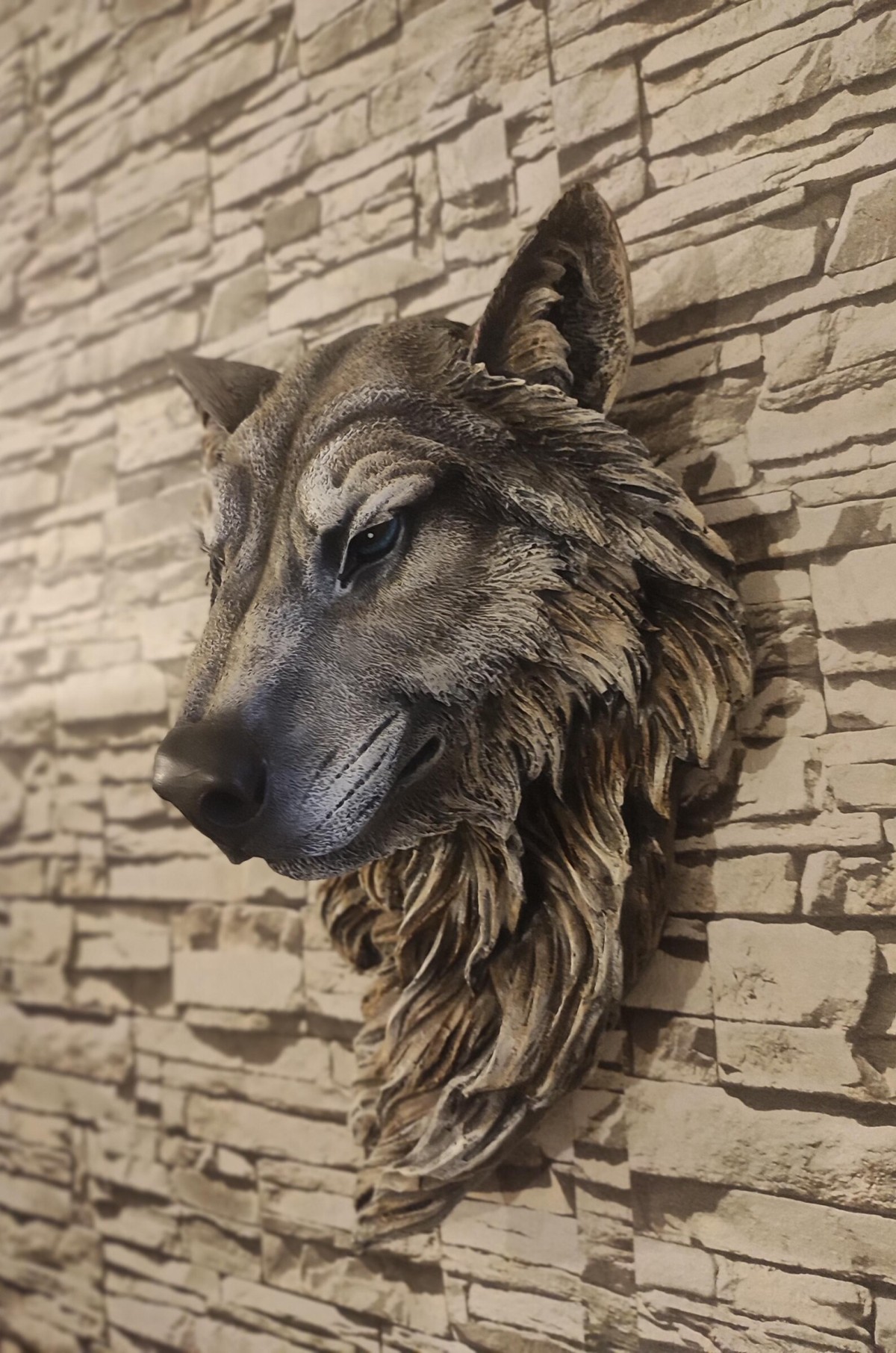 El Boyalı Kurt Başı Duvar Heykeli